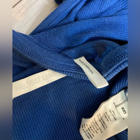 Helmut Lang Women's Blue
Rib Asymmetrical Scoop Neck top size XXS - Picture 4 of 5